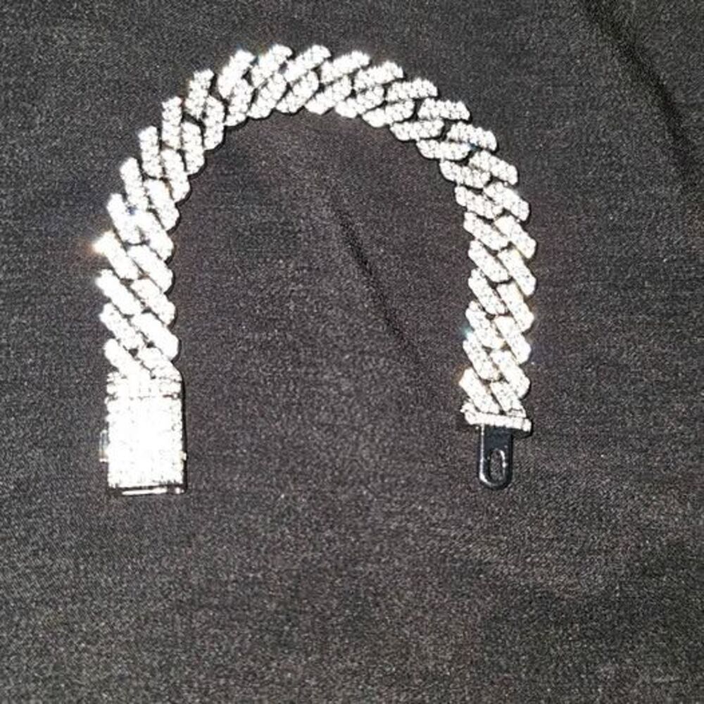 VVS moissanite bracelets and silver 7 inches